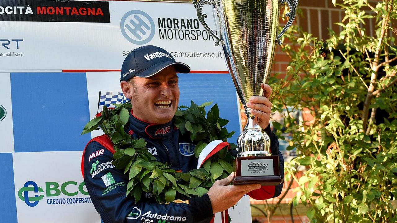 Brindisi di fine anno per Omar Magliona