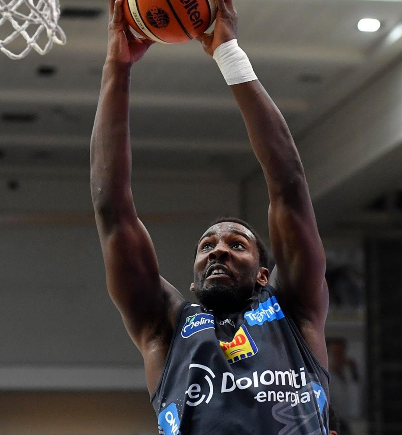 Frank Vitucci sulla panchina di Brindisi L’Aquila Trento riabbraccia Dustin Hogue