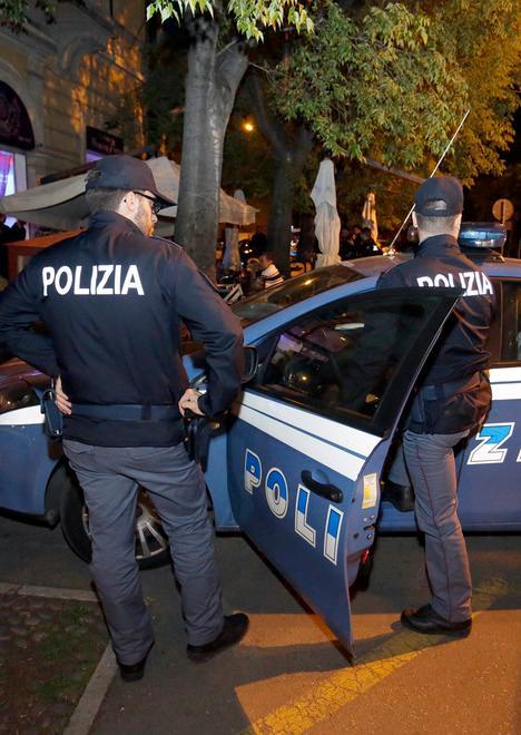 Modena, rapina con obbligo di fare un prelievo al bancomat 