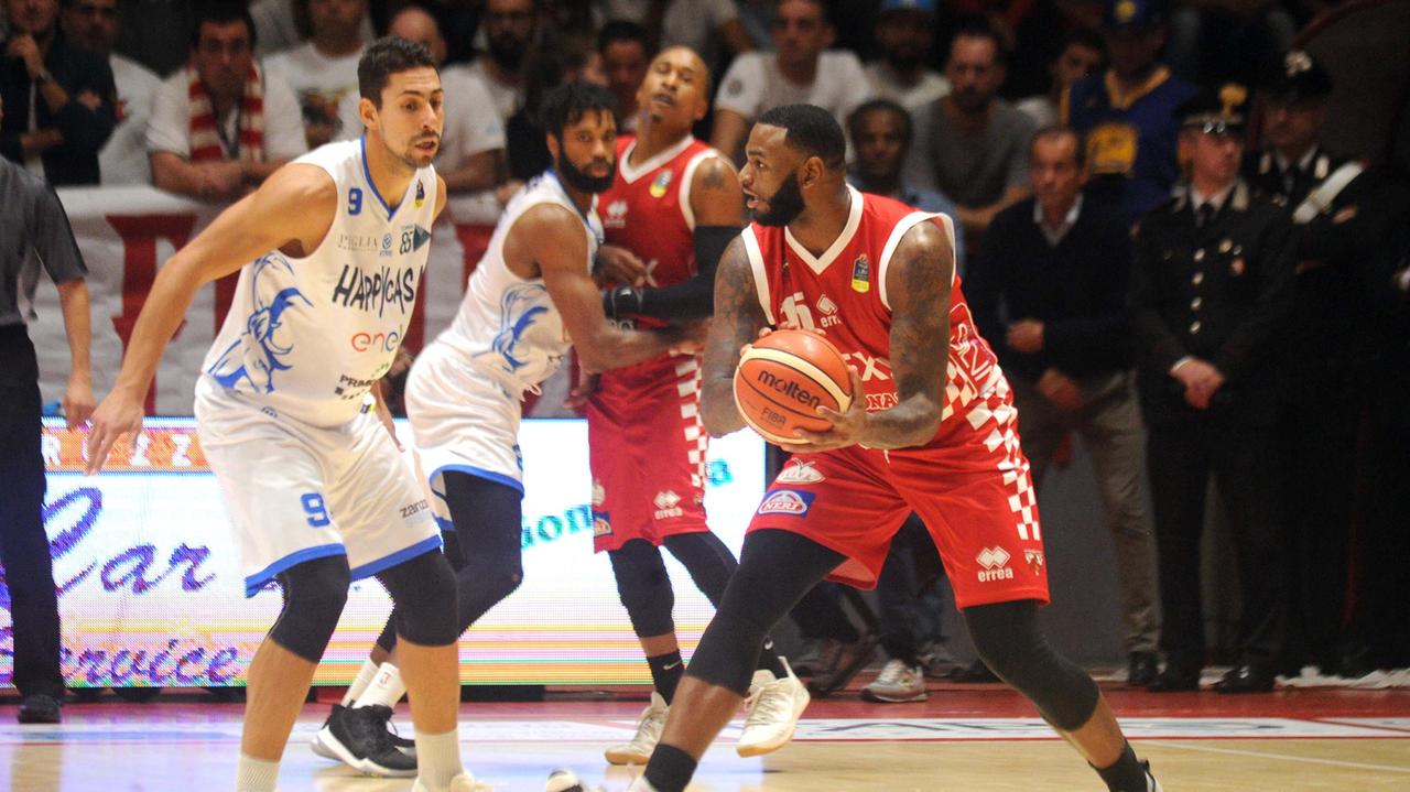 Jaylen Bond in azione