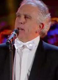 Musica, dolce e brindisi: che festa sia 