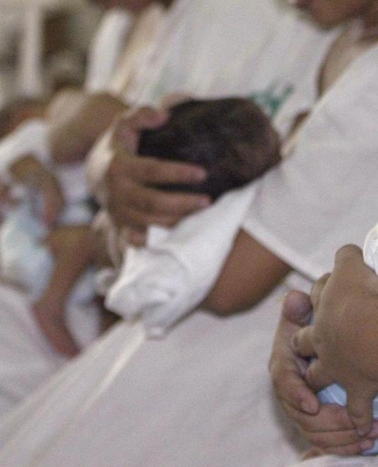 Bimbo nasce in ambulanza Emergenza a lieto fine 