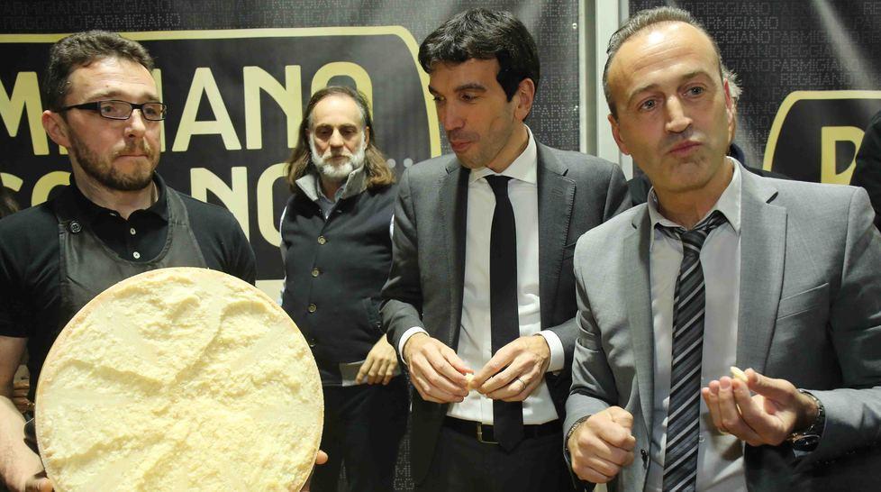 Il ministro dai casari reggiani «Siete l’orgoglio dell’Italia»