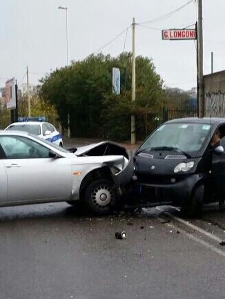 Scontro fra auto, ferita una 35enne 