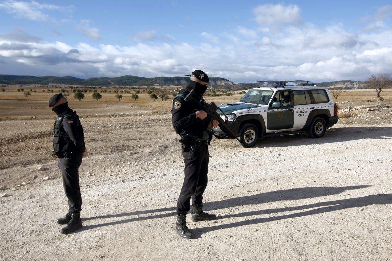 La Guardia Civil spagnola sul luogo del triplice omicidio