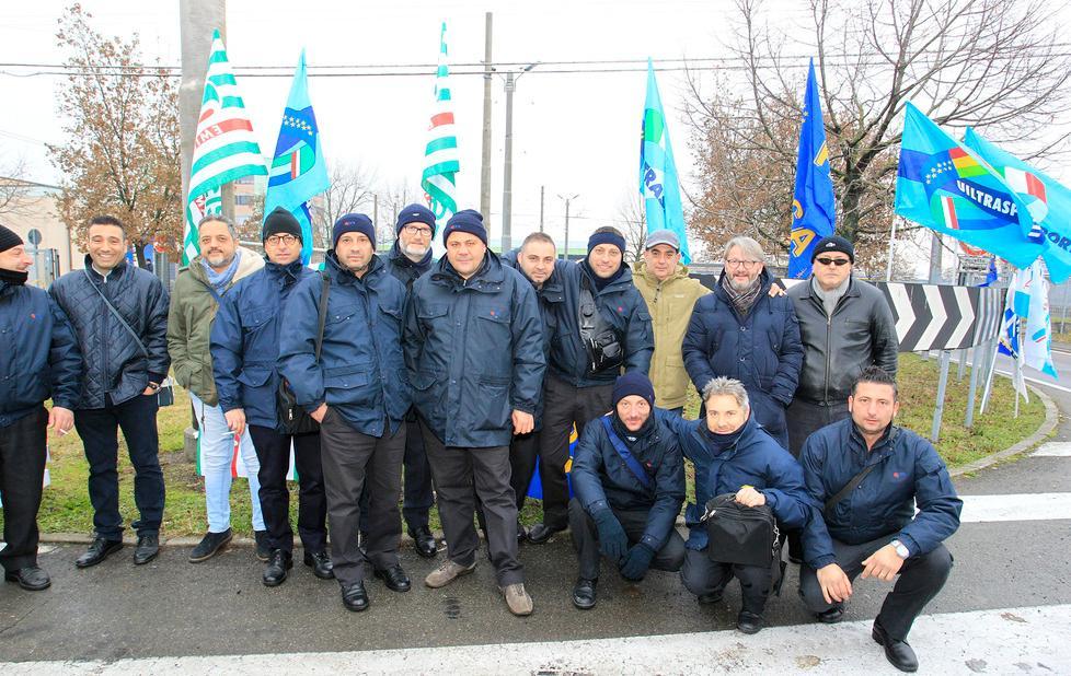 Modena, tutti in sciopero a Seta «Cgil ora rifletti» 