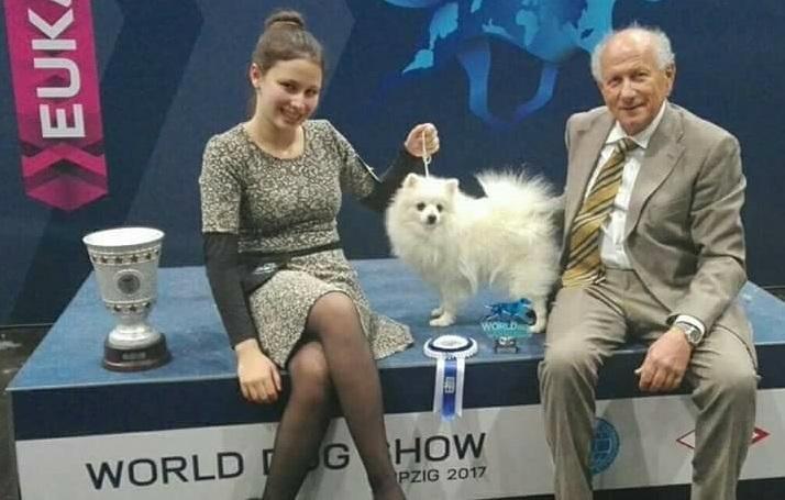 A quattordici anni conquista il mondiale con la sua cagnolina 