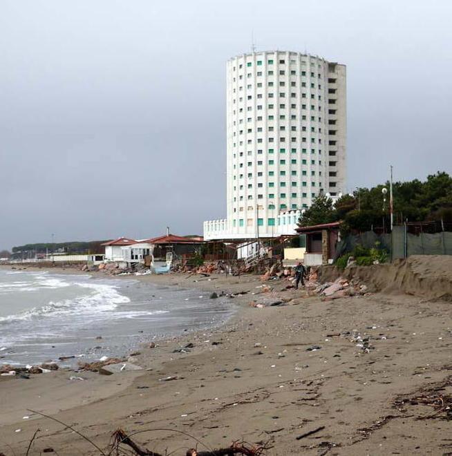 Erosione delle spiagge di Marina di Massa: Subito lo stato di calamità