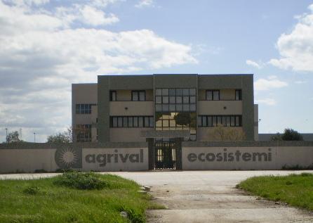 Il sindaco: Agrival, via le carcasse 