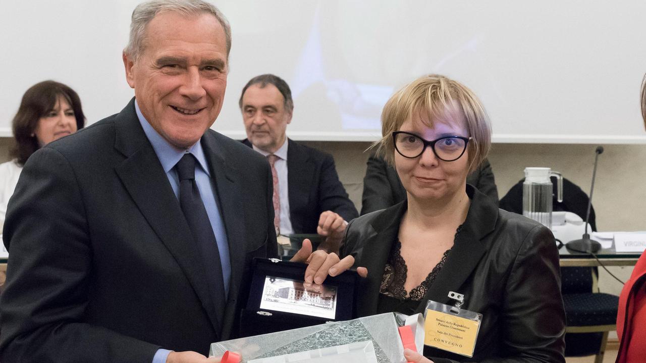 Grasso premia la nostra giornalista Ilaria Bonuccelli, esperta di telemarketing