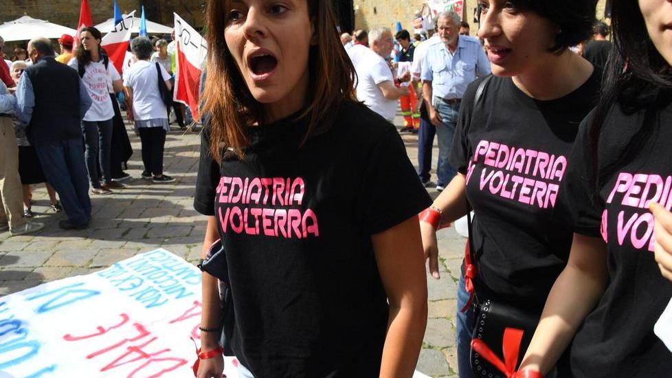 L’ospedale è in mezzo ai tagli, accuse politiche