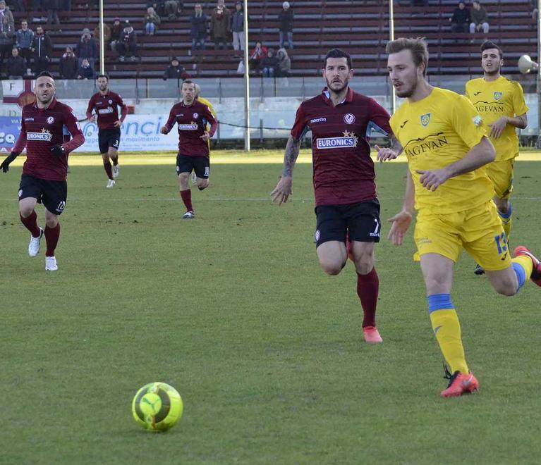 Bene i giovani azzurri contro un Arezzo molto esperto 