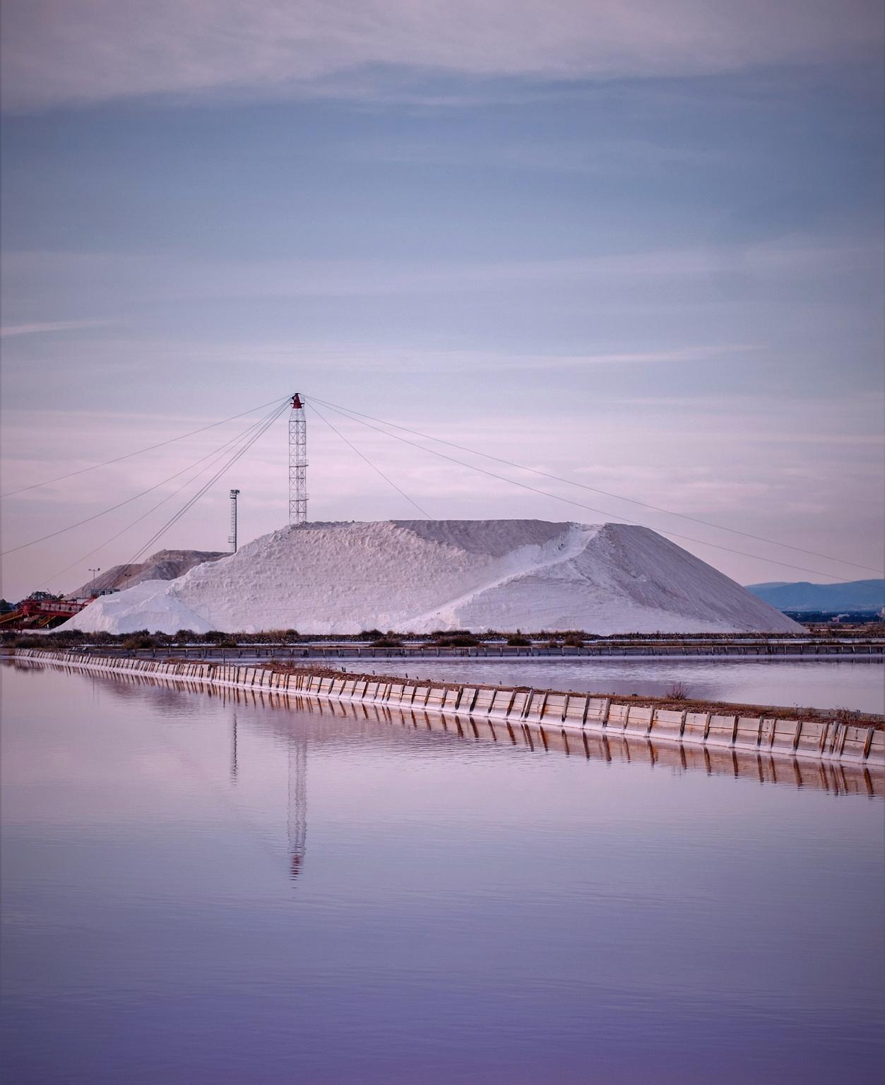 Scontro fra veicoli, chiusa la strada delle saline a Macchiareddu