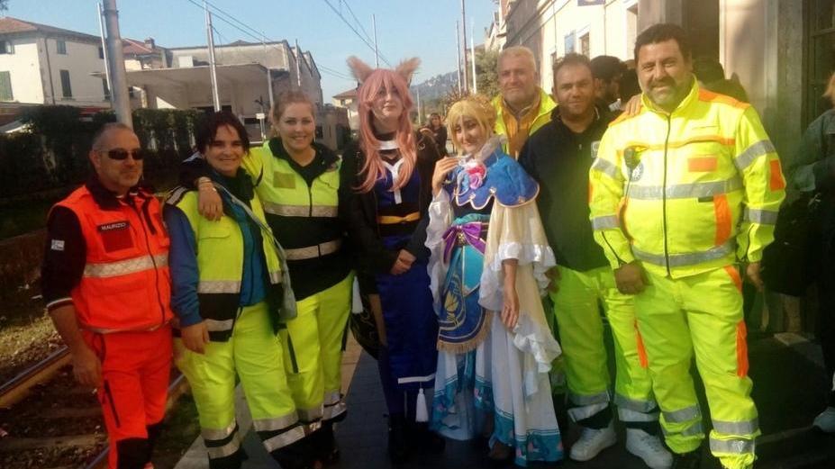 Volontari a presidio della stazione di Montecatini nel mese di novembre a sostegno dei turisti diretti ai Comics