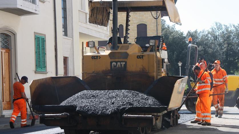 Un milione per asfaltare strade di centro e frazioni