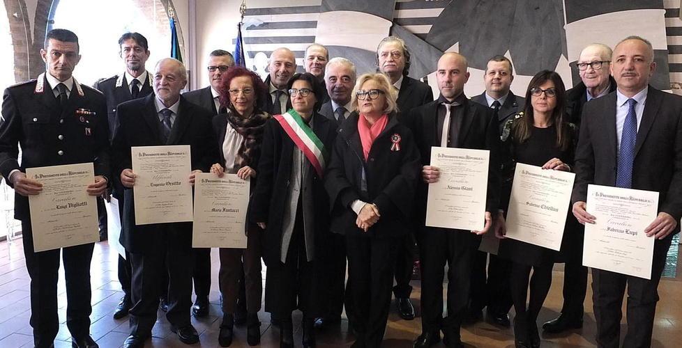 Consegnate 14 nuove onorificenze al merito della Repubblica 