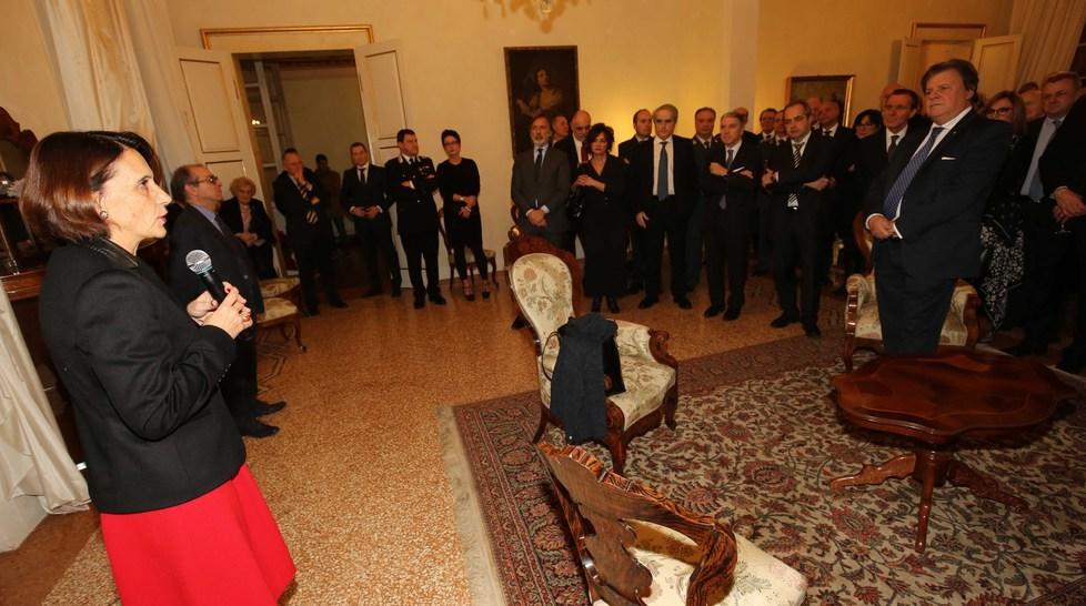 Prefettura, festa degli auguri con un pensiero a Lentigione