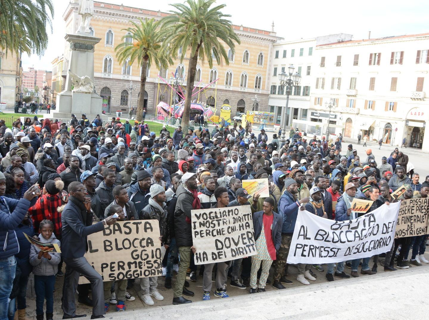 Permessi, sit-in degli immigrati 