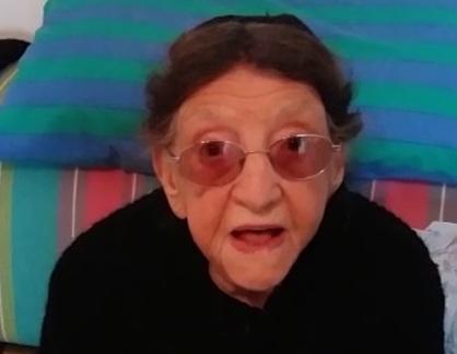 Zia Innassia Mula, 104 anni augura a tutti un buon Natale