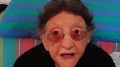 Zia Innassia Mula, 104 anni augura a tutti un buon Natale