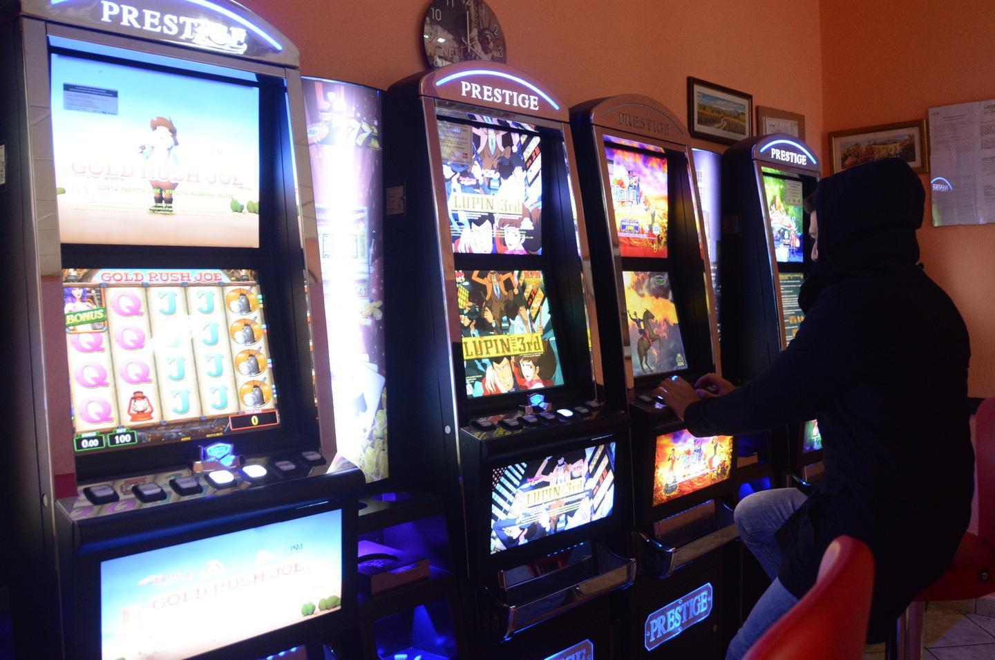 La lotta alle slot machine Nizzi: intervenga lo Stato 