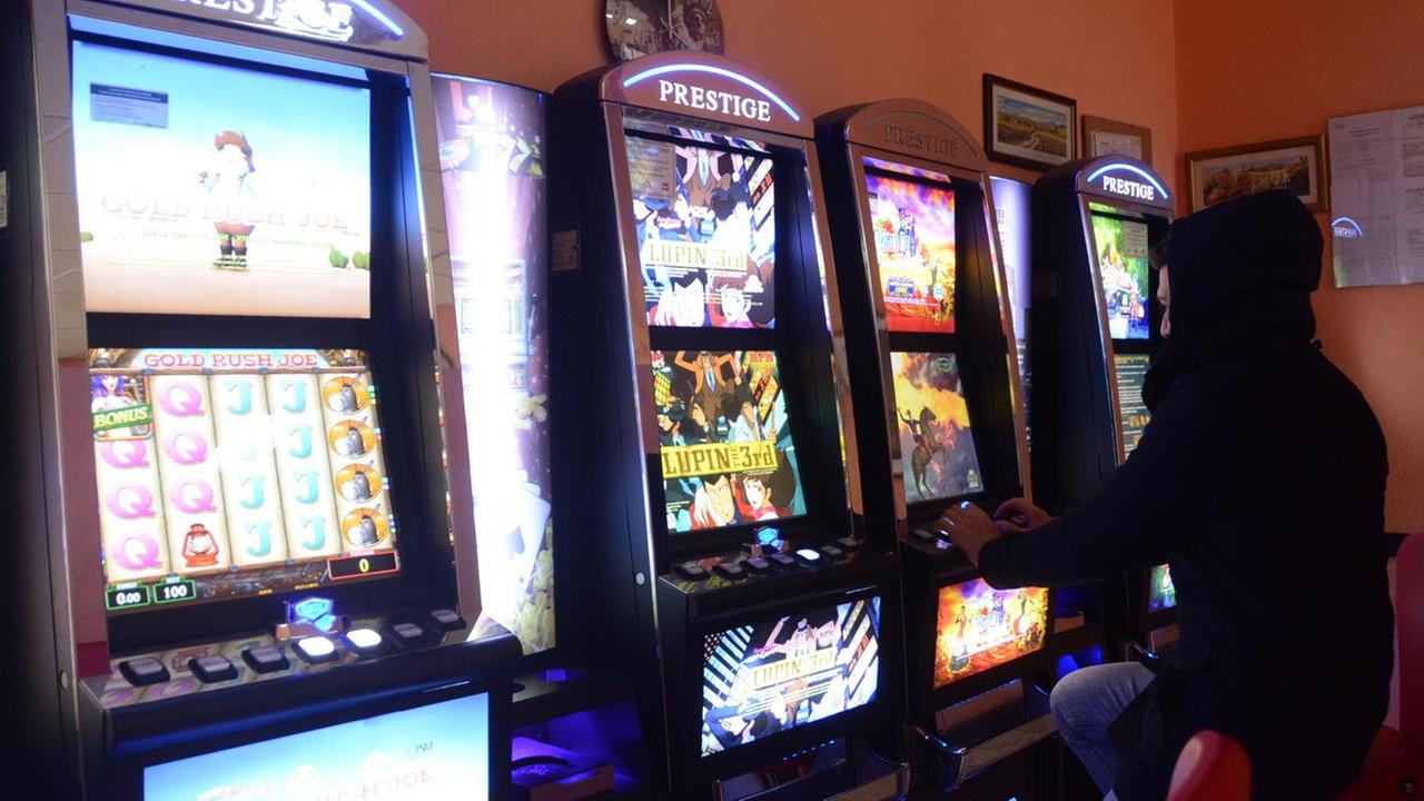 La lotta alle slot machine Nizzi: intervenga lo Stato 