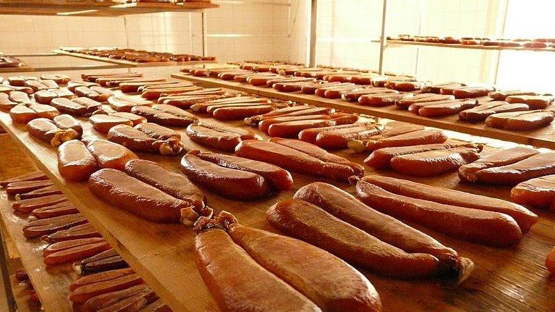 Operaio ruba la bottarga nella sua azienda: arrestato