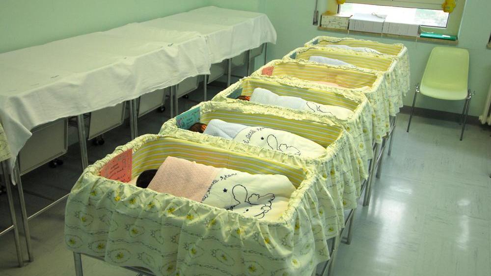 Partorire lontano da casa: 150mila euro per le donne delle isole minori