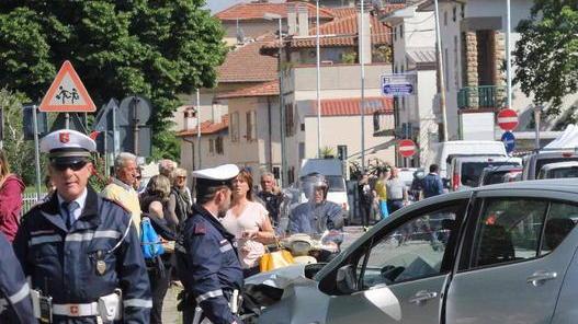 Attraversamenti pedonali protetti e zona 30 a scuola