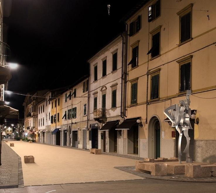 Una statua di Kurt Metzler nella via Roma rinnovata 