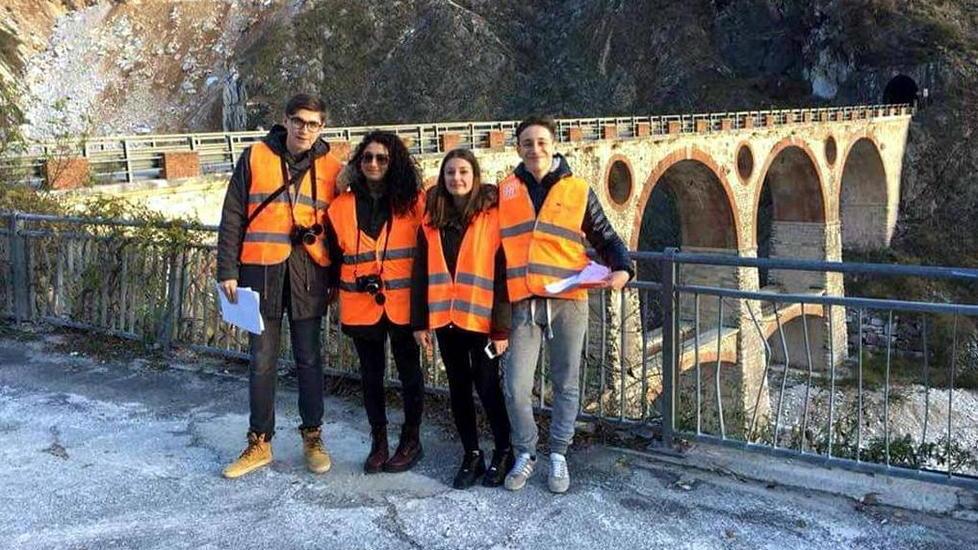 Carrara, storica Ferrovia Marmifera, recupero con l’aiuto degli studenti dello Zaccagna