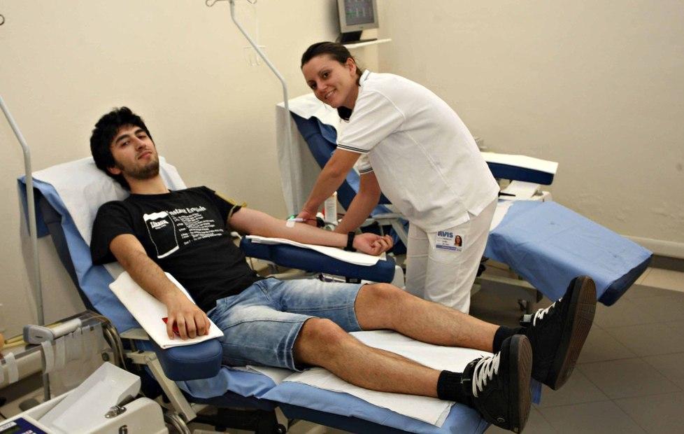 Donazioni di sangue in aumento nel 2017 Si cercano giovani 