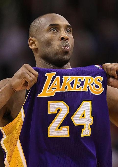 Kobe unico: due maglie ritirate