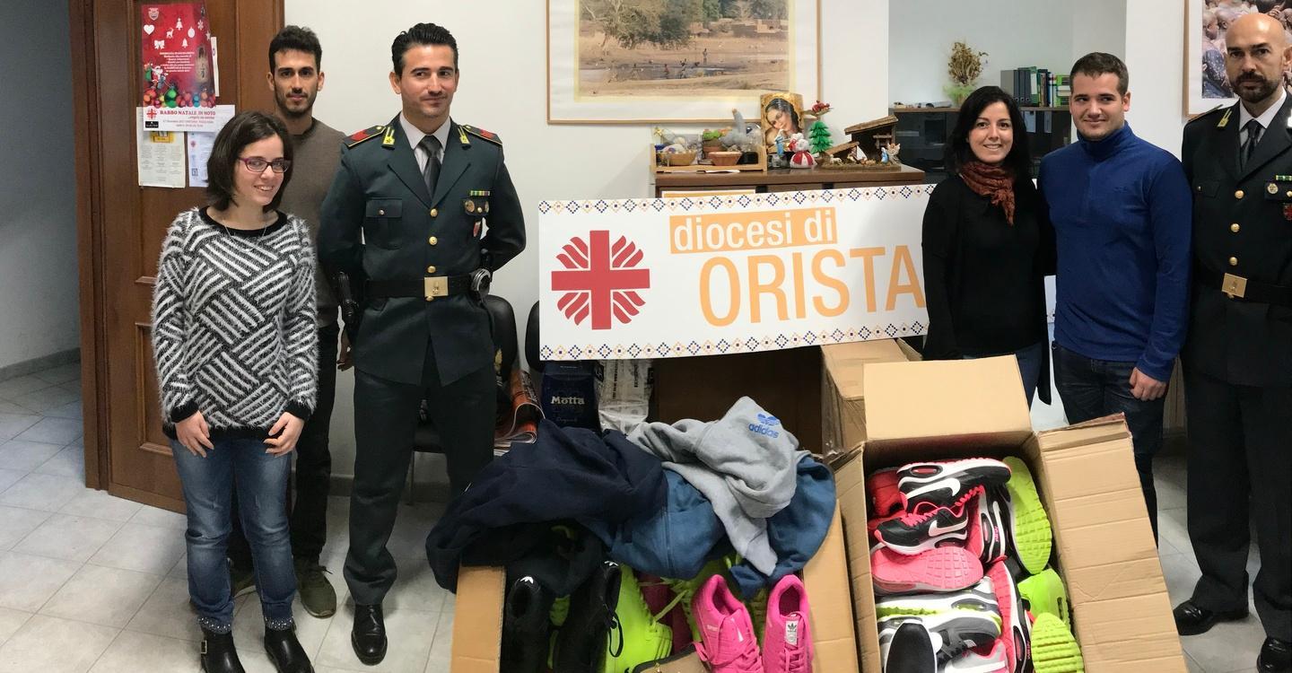 Abbigliamento sequestrato in dono alla Caritas diocesana