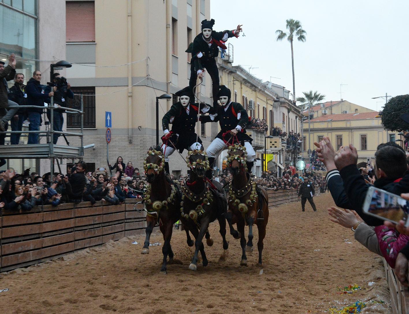 Un momento della corse delle pariglie