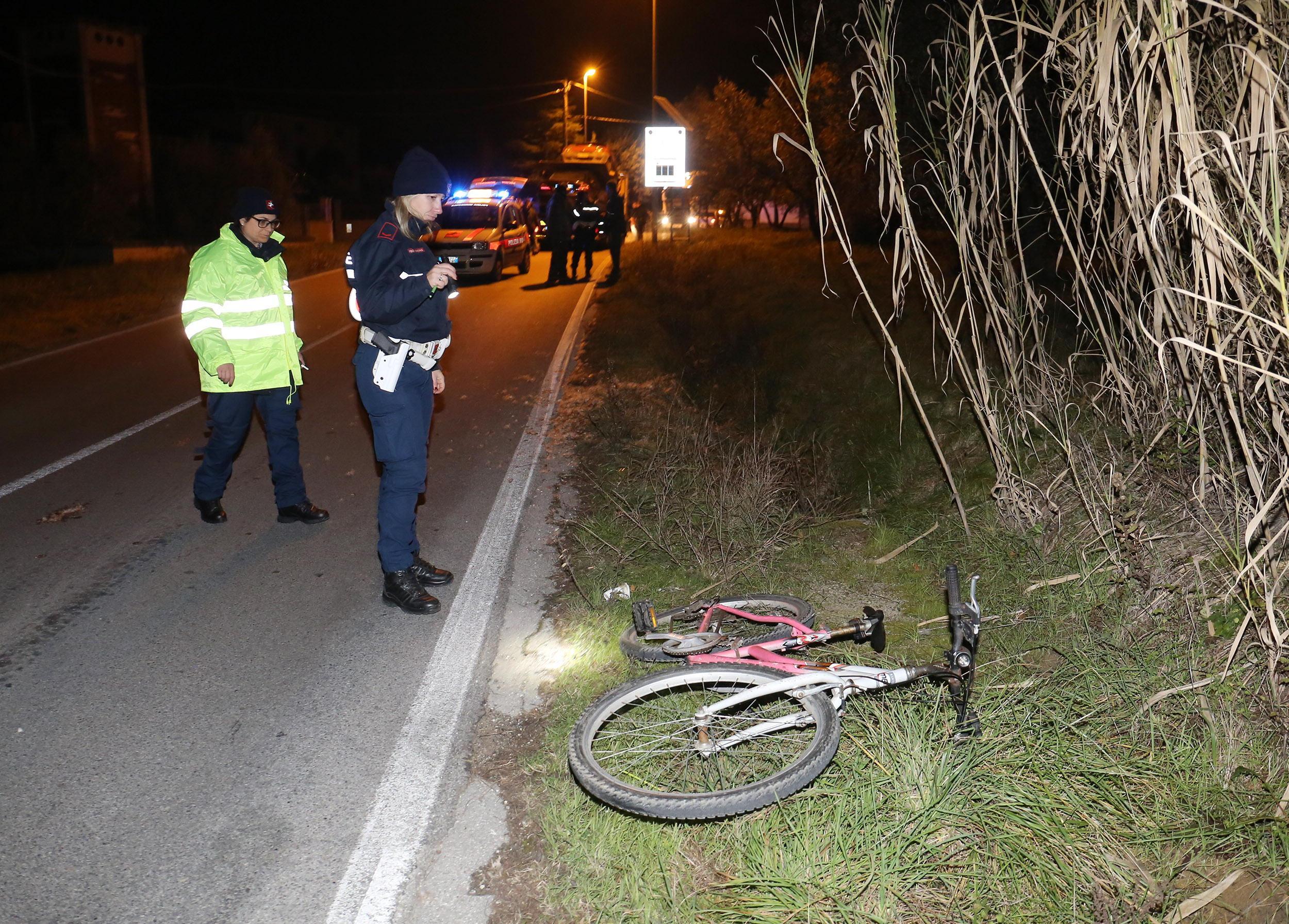 Ciclista investito da un autocarro a Larciano
