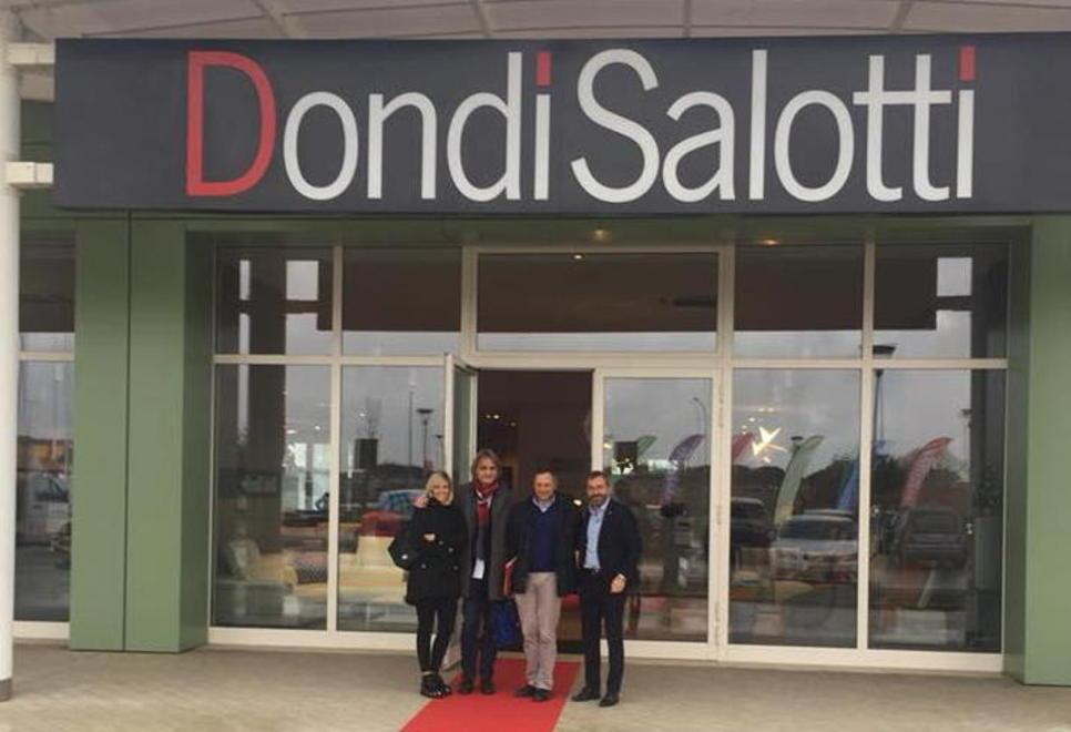 nell’area inaugura Anche dondi salotti 