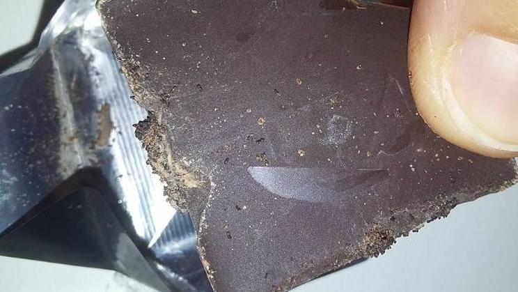 Verme nel cioccolato regalato ai bambini