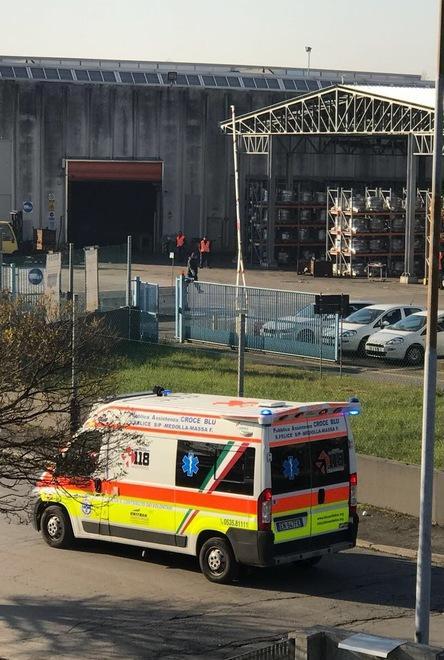 Travolto da un muletto in fabbrica 