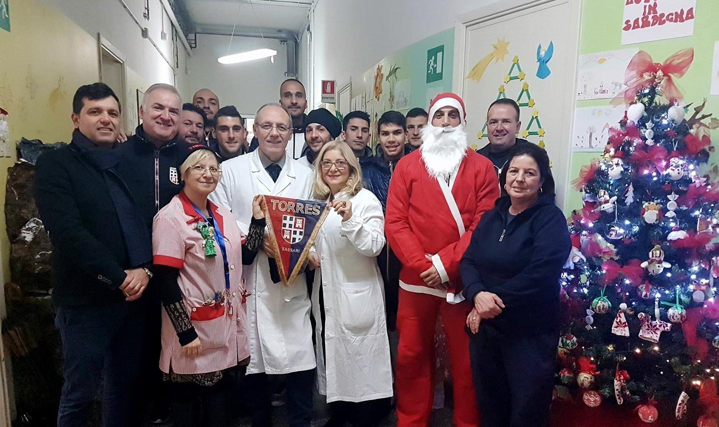 La Torres porta un sorriso in Pediatria