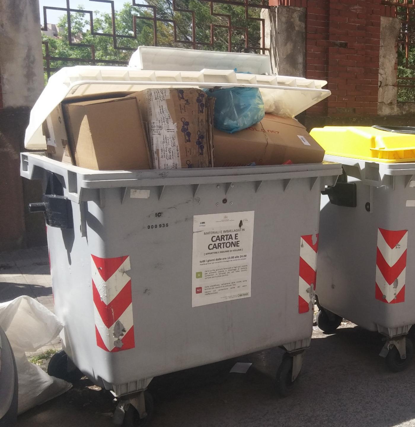 Rifiuti, stop natalizio della raccolta