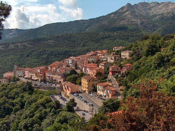 Bulgaresi riapre i negozi d’inverno. «Vanno garantiti i servizi essenziali» 