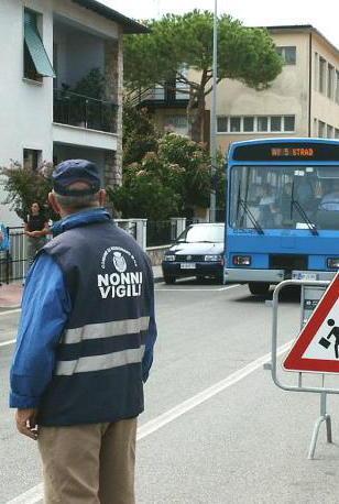 Nonni vigili, l’Auser: «Presto incontreremo il Comune»