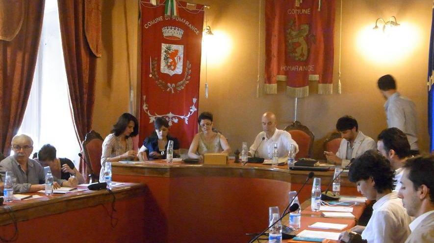 Tassa sui rifiuti in calo e 8 milioni per i cantieri