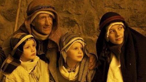 Betlemme in grotta: a Equi Terme c’è un neonato in culla