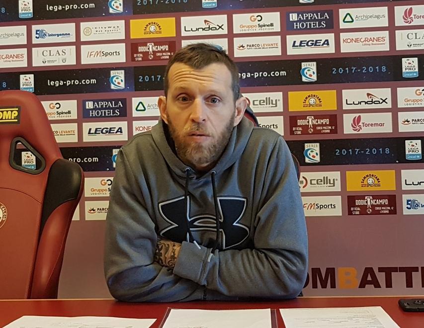 «Basta, pronto a chiudere senza una palestra idonea»