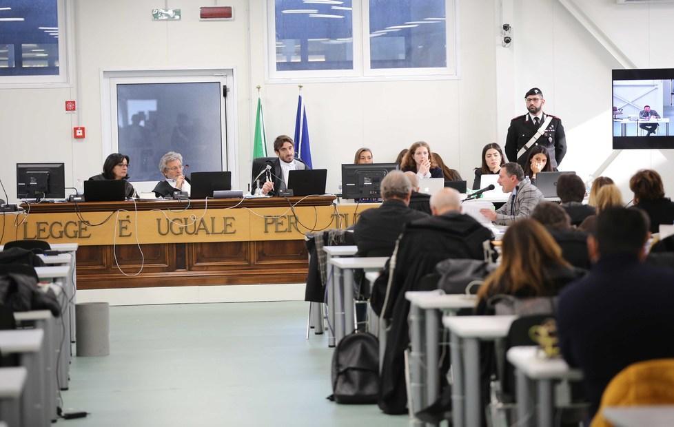 Voti e usura nella deposizione del pentito 