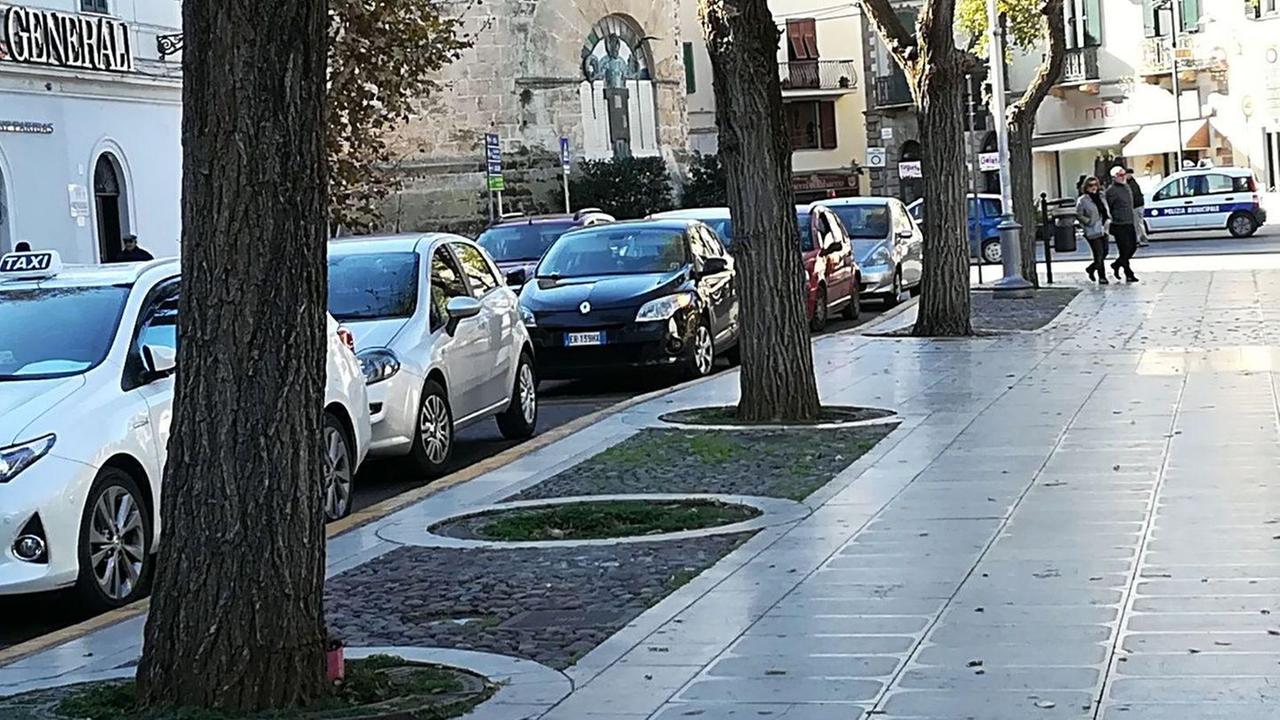 Parcheggio dei taxi sempre occupato