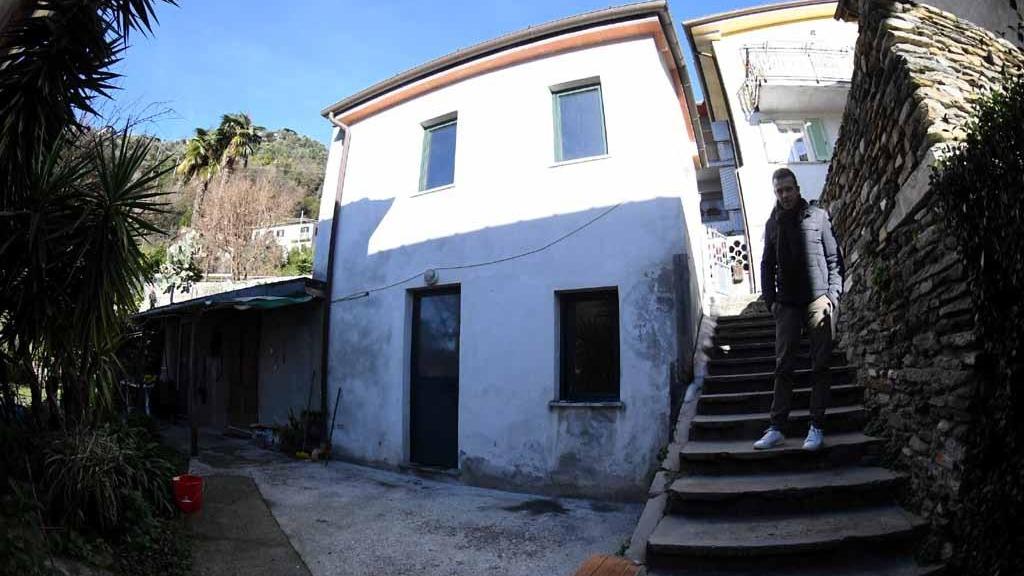 L'abitazione al cui interno si è sviluppato il rogo
