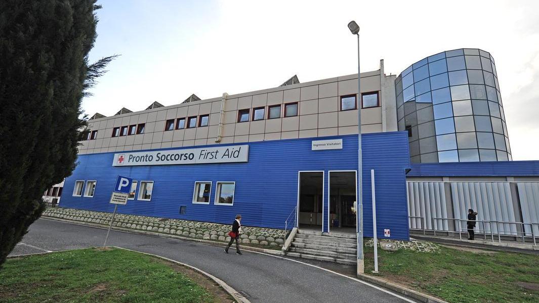 Investita e abbandonata al pronto soccorso
